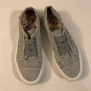 Blowfish Malibu size 10? canvas gray sneaker